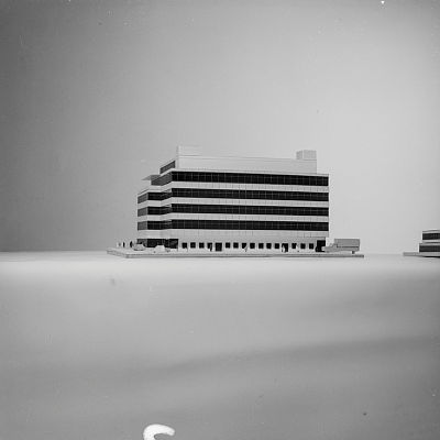 EE_136_N_0002