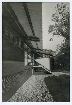 EE_157_VP_019-01