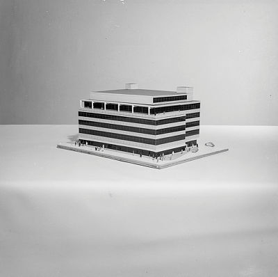 EE_136_N_0001