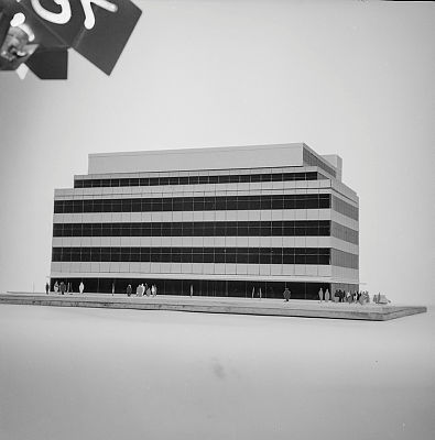 EE_136_N_0008